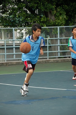 中二級男子班際籃球比賽