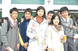 師生濃情化不開 We Are One
