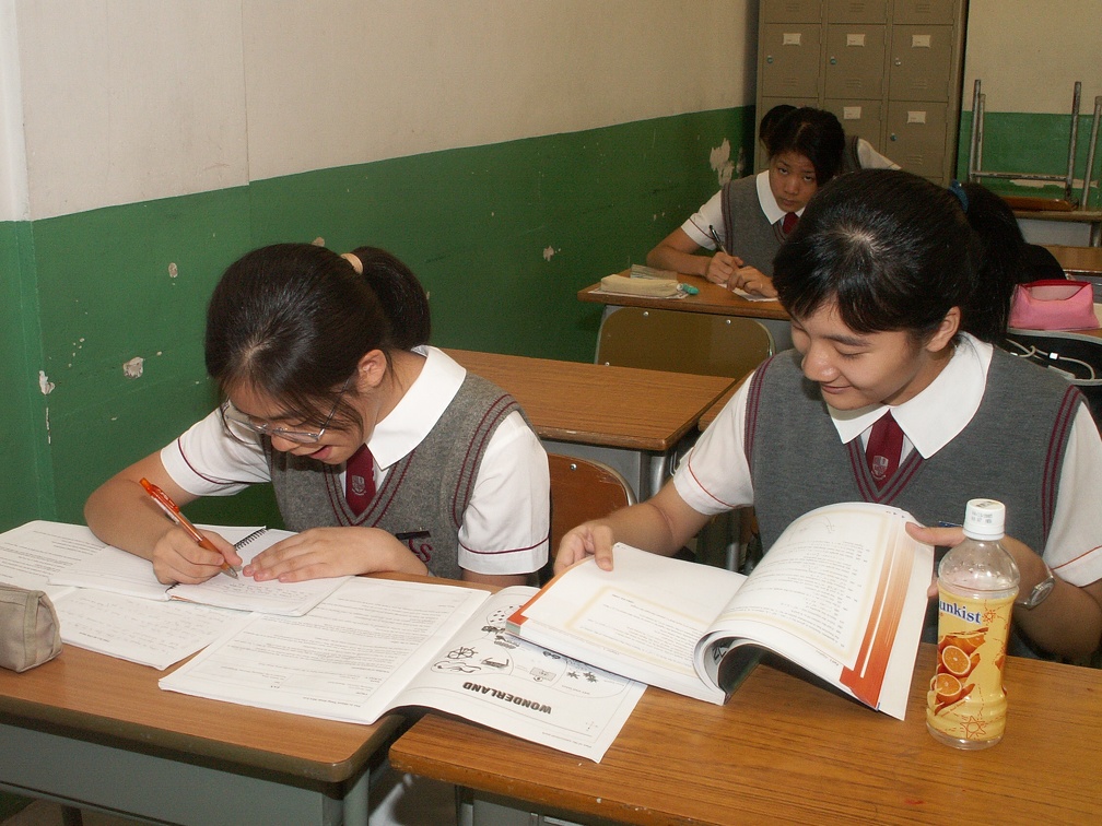 aaa-2051458721.jpg