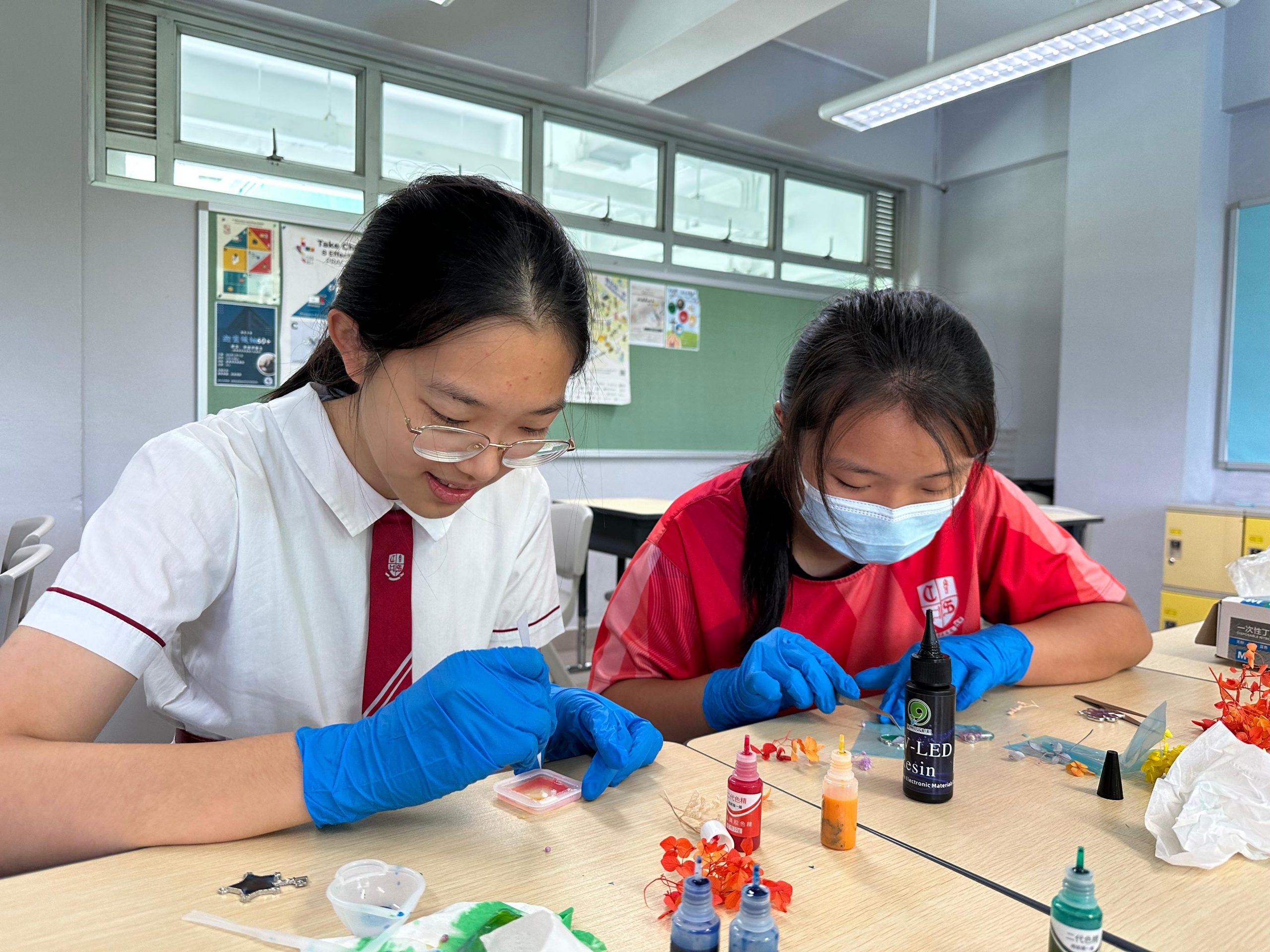 Dried Flower Resin Crafting Workshop 01